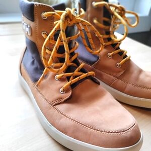 Helly Hansen Size 8.5 Women's Waterproof Tan Leather Boots